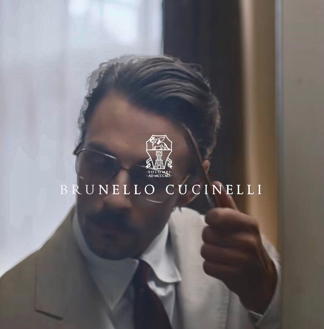 インスタをご覧いただきありがとうございます!
本日はイタリアのラグジュアリーブランドのBRUNELLO CUCINELLI(ブルネロクチネリ)の待望の新作が入荷いたしました！
素材はチタンを使用した日本製になり、日本の職人技が際立つ優雅でミニマルなデザインに仕上げられています。
ブルネロクチネリが提案する夕焼け空に広がる光，影が織りなす唯一無二の風合いを作りだすために、素材とカラーを組み合わせたシリーズ【sortoria sunset】のフレームになります。

デザインもレクタングルの形状に耐久性の高いチタンと、アセテート製が使用され内側にさりげなくBrunelloCucinelliロゴが彫り入れられおり品格のある1本に仕上げられています！

ご紹介のメタルフレームは新しいスタイルの提案に最適な1本になっております。是非お試しください。

デザイン的に薄いカラーを入れたり、調光レンズもオススメです。

︎お問い合わせ︎
インスタのDM、メールお電話にて受付しております！

︎shop data︎

最寄り駅 自由が丘
正面口出口から歩いて約５分です。
住所 152-0035
東京都目黒区自由が丘1-16-13ヒルズ自由が丘1F
︎03-5731-6612
info＠beauxyeux.jp
年中無休




#自由が丘 
#ボズュー自由が丘



@beauxyeux_azabu